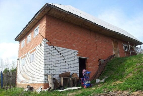 А этому клиенту не повезло - он уже в дом въехал