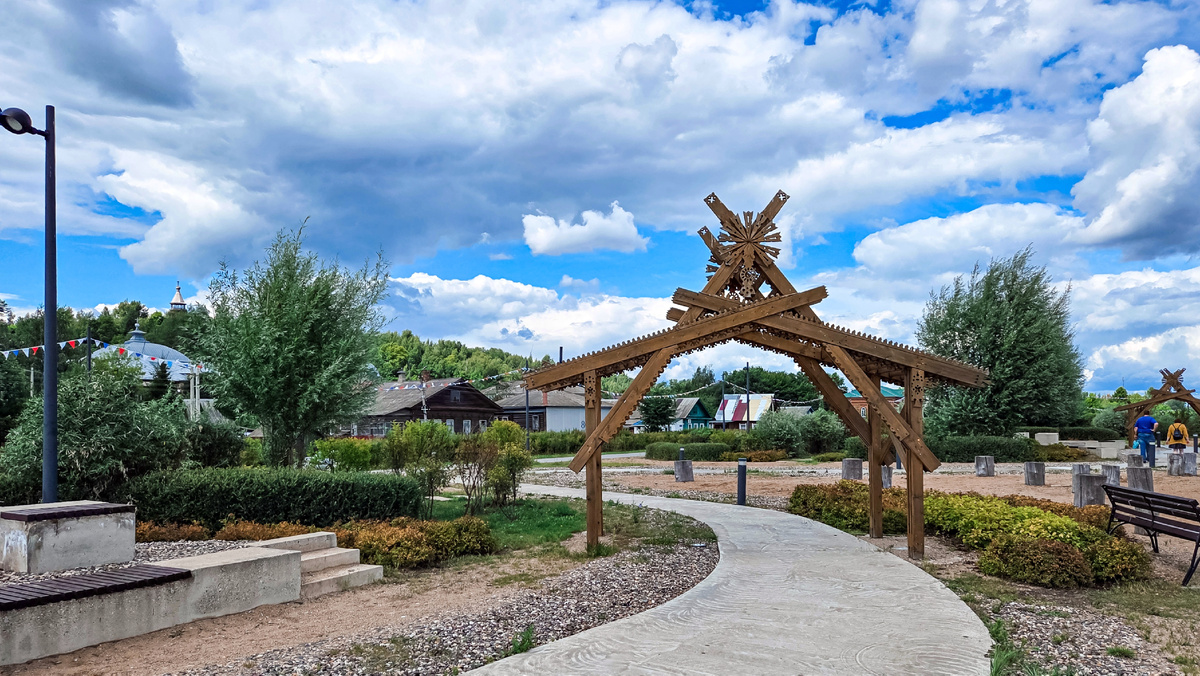 Арт-объекты на набережной 