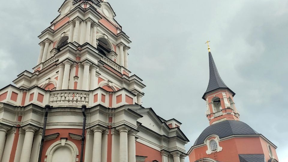 Необычный храм в центре Москвы, построенный Петром I
