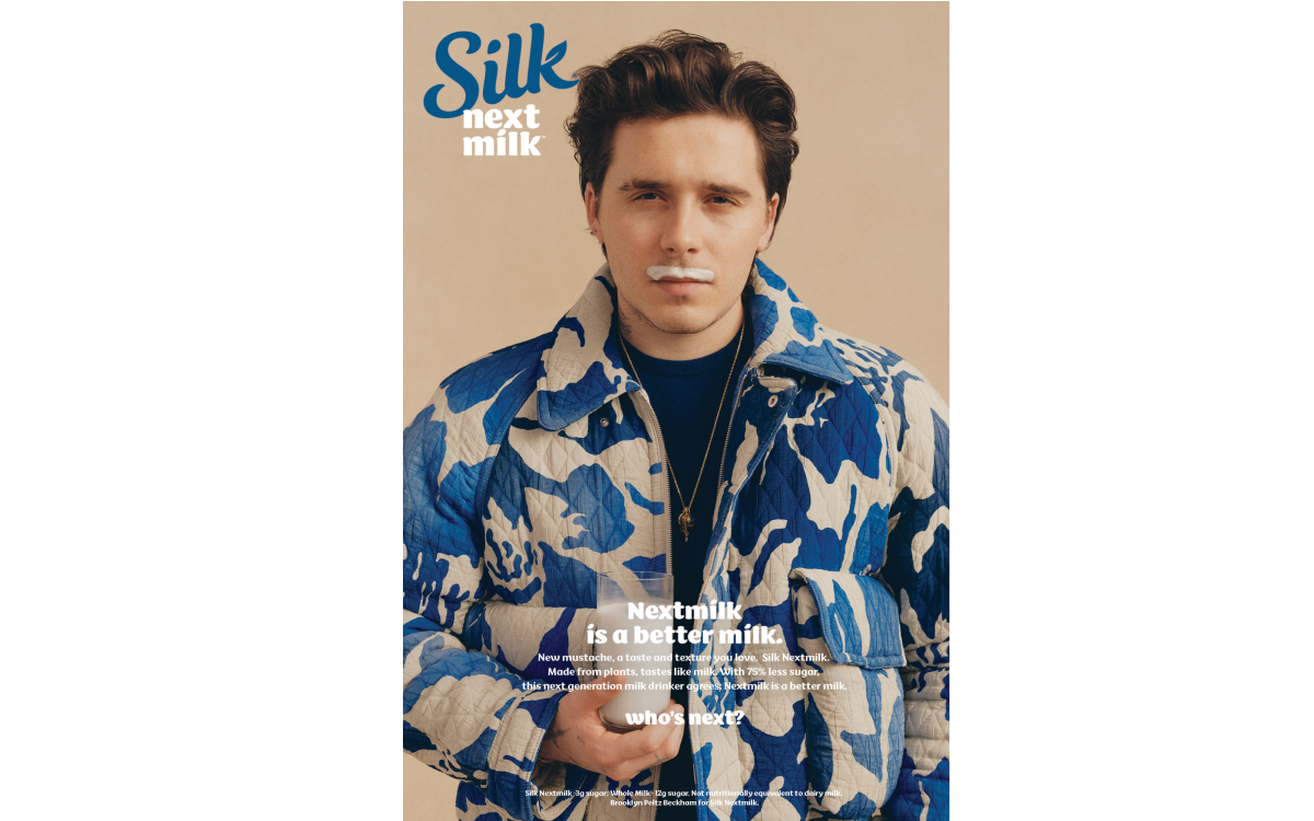 adage.com📷Рекламная компания Silk Nextmilk с использованием «молочных усов», популярных в 1990-х