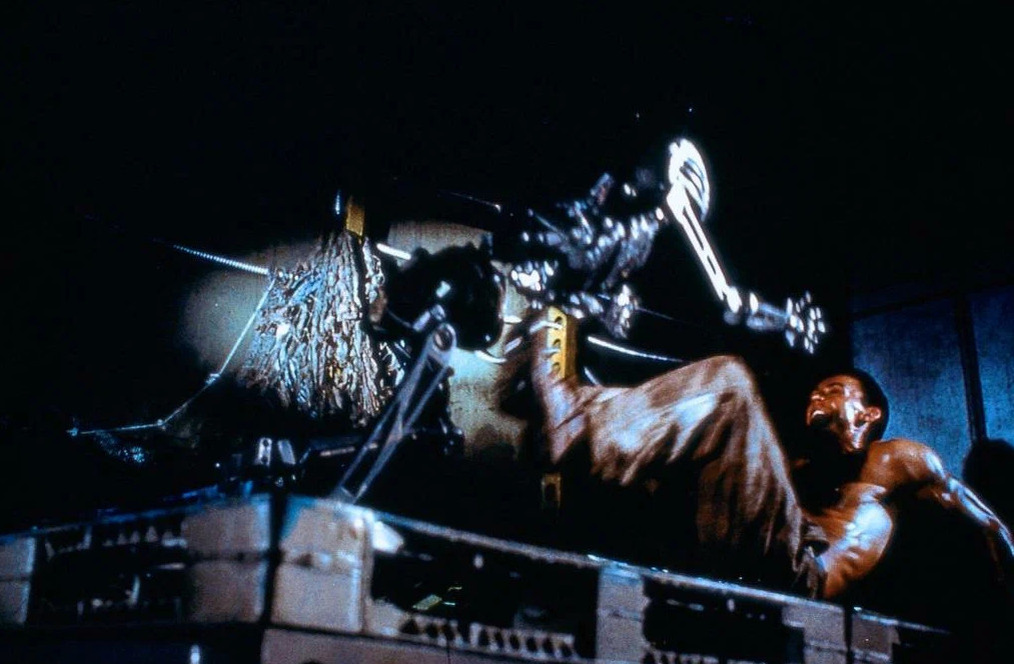 Кадр из фильма «Немезида» (1992)