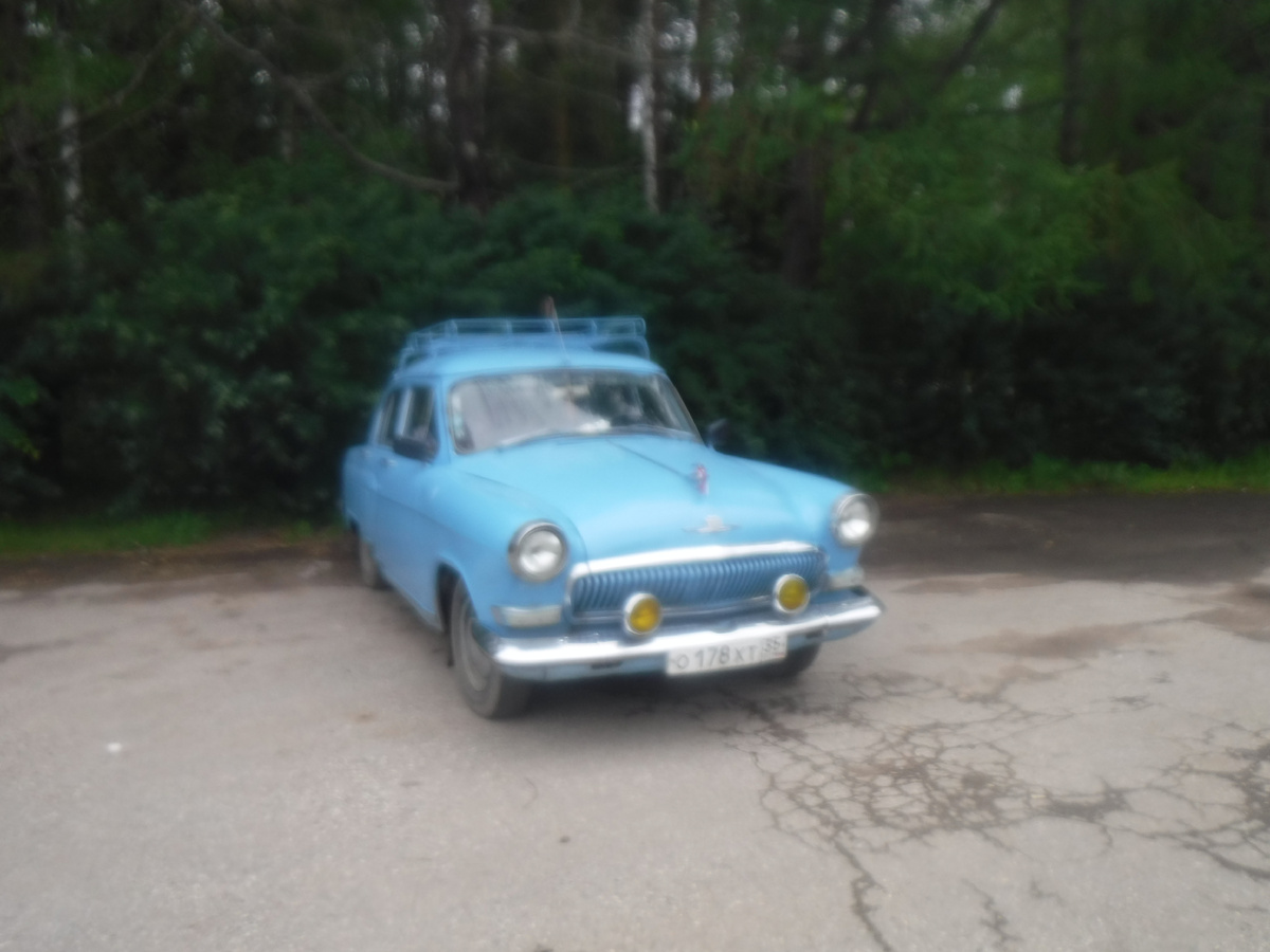 Ретро-автомобиль. Не могу пройти мимо них