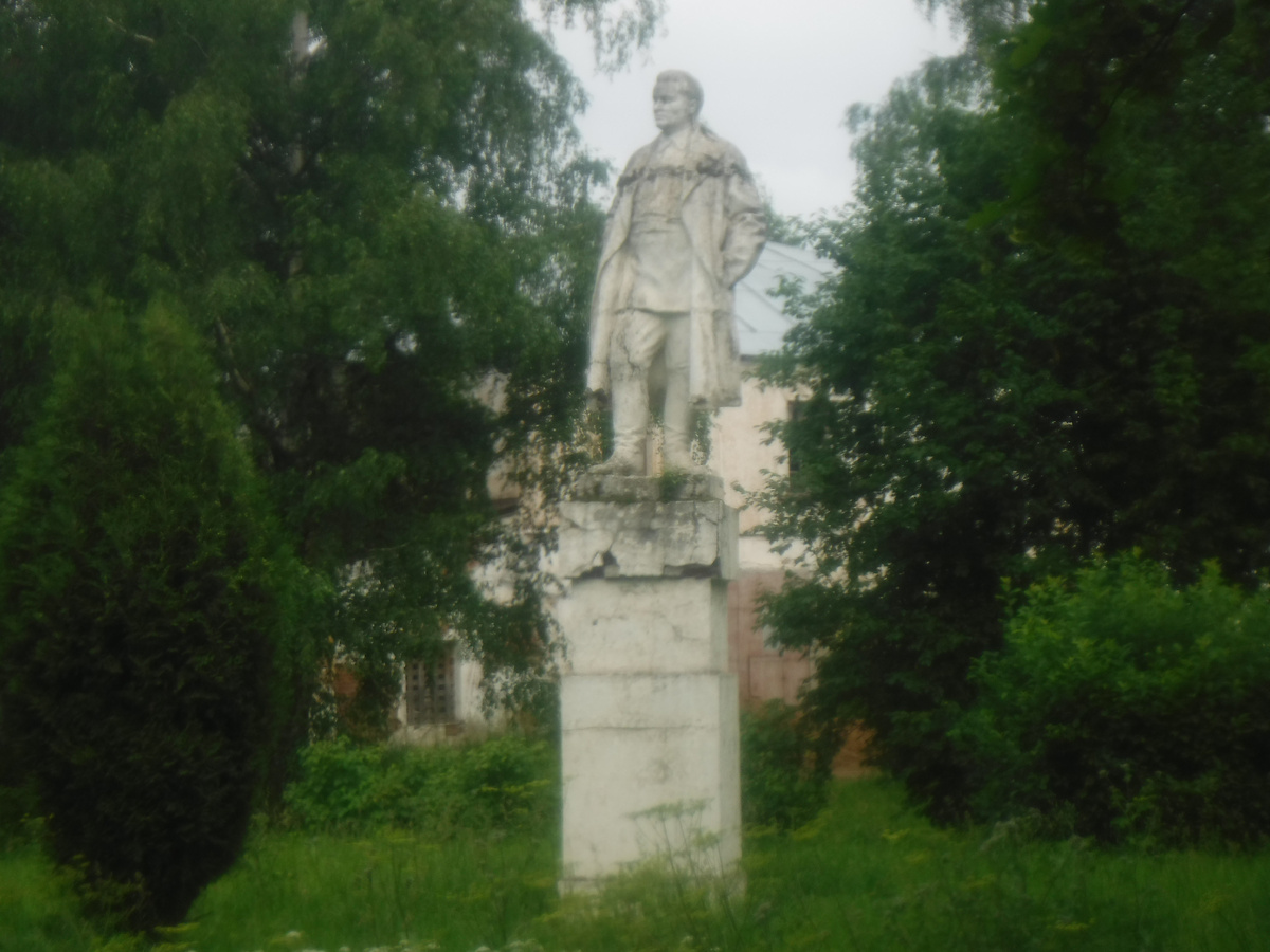 Памятник Кирову