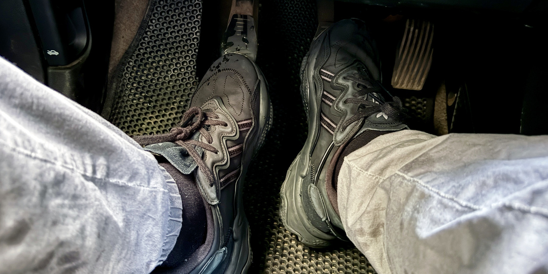 Когда нужно выжимать сцепление при торможении, а когда – нет: ставим точку в вопросе