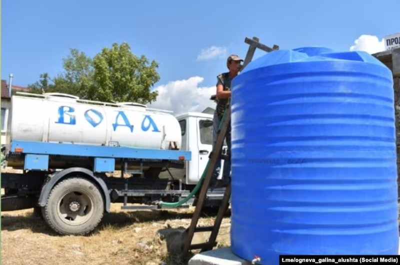    Курортам Крыма ограничили подачу воды
