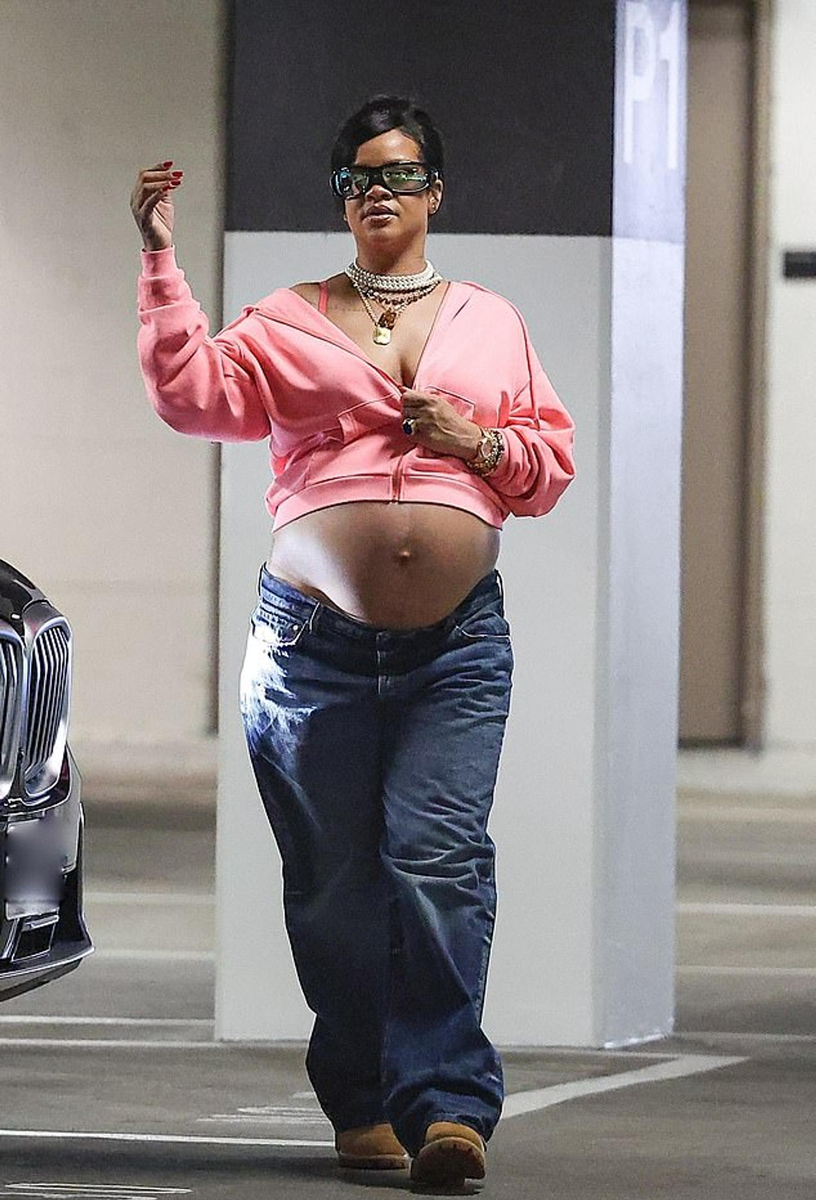     Рианна. Фото: BackGrid