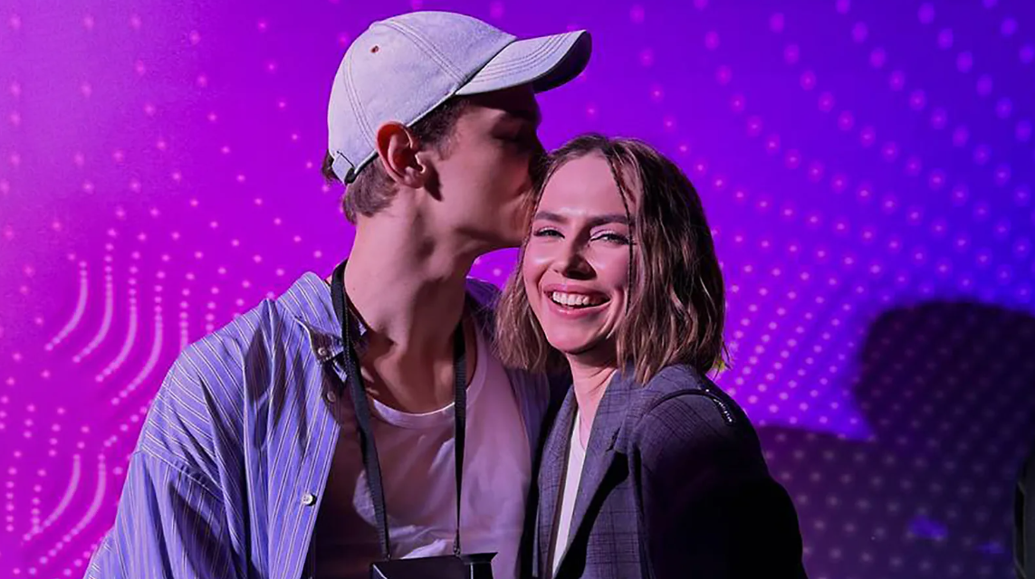 Первый выход в свет актера Славы Копейкина и Яны Енжаевой 