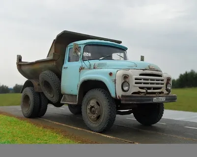 Точно такой, даже цвет. Все фото - из открытых источников.