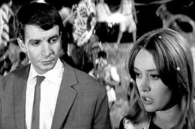    Савва Хашимов и Маргарита Терехова в фильме «Бегущая по волнам», 1967 год.