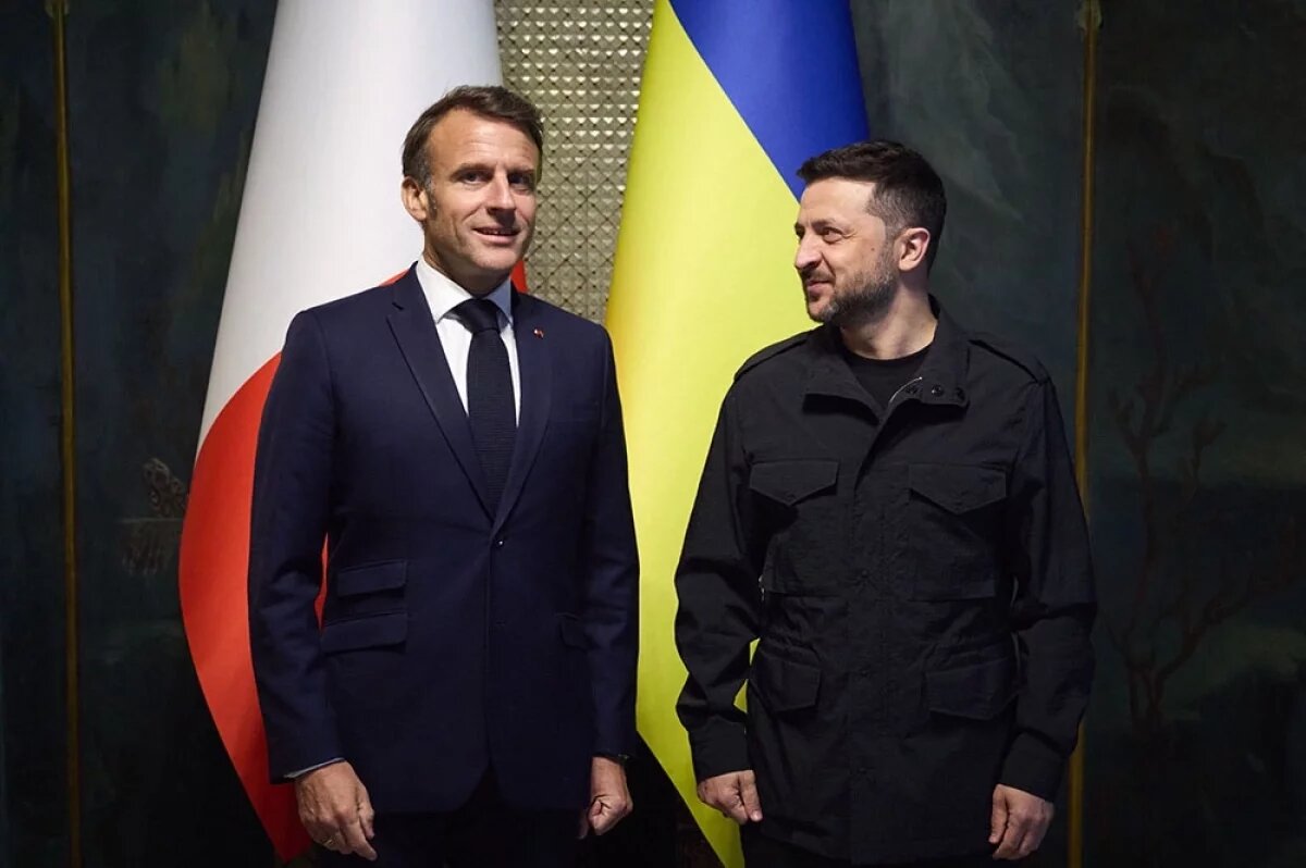    Эммануэль Макрон и Владимир Зеленский.