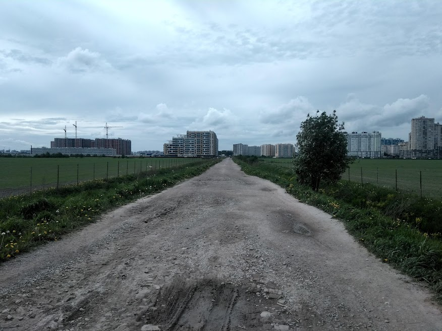 2019 год. В один вечер врезался в тележку из Ленты, она почему-то стояла на поле. В другой темный осенний вечер дал прикурить двум работягам, которые бревно зачем-то через поле тащили.