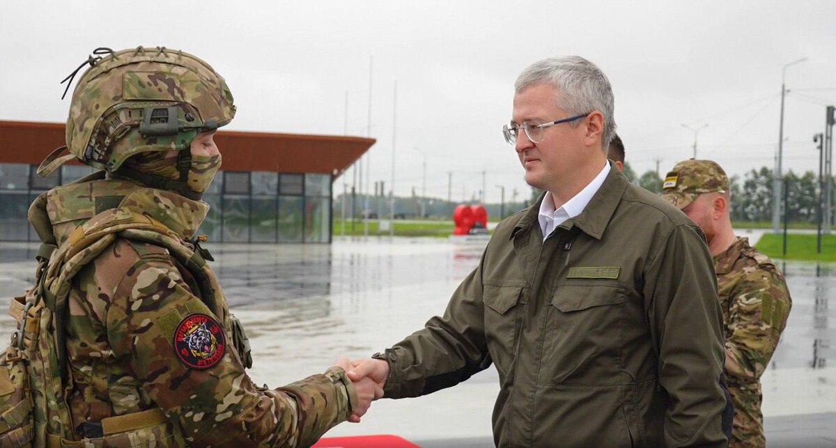 Фото: Вручение наград бойцам 40-й бригады морской пехоты / kamgov.ru
