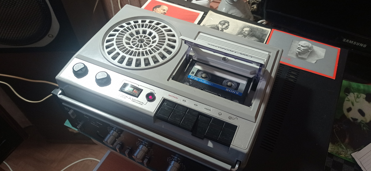 крутит старина, как его отремонтировал так не подводит Электроника 302-1