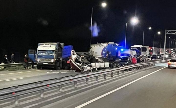 Из-за смертельного ДТП на М4 «Дон» остановилось движение по трассе в Каменском районе