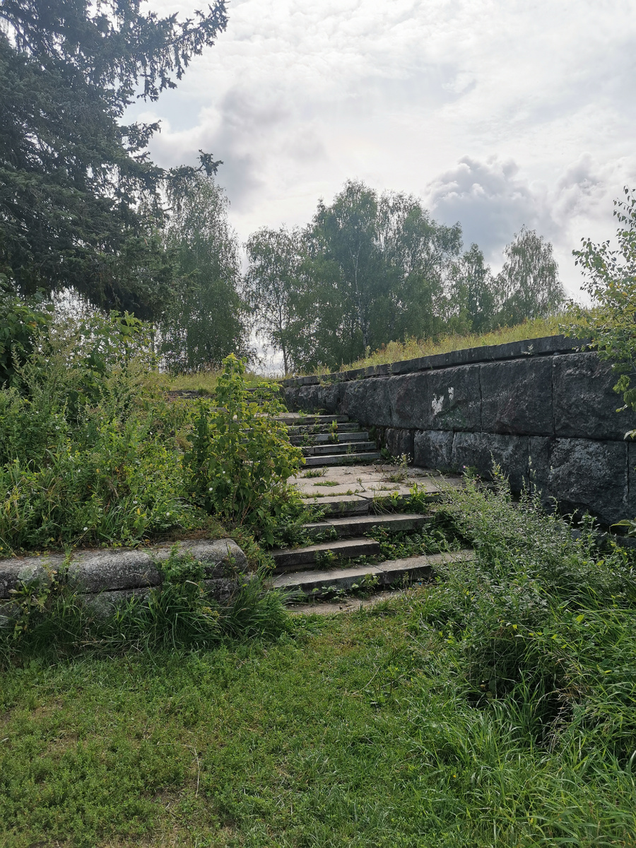 Постамент памятника Сталина