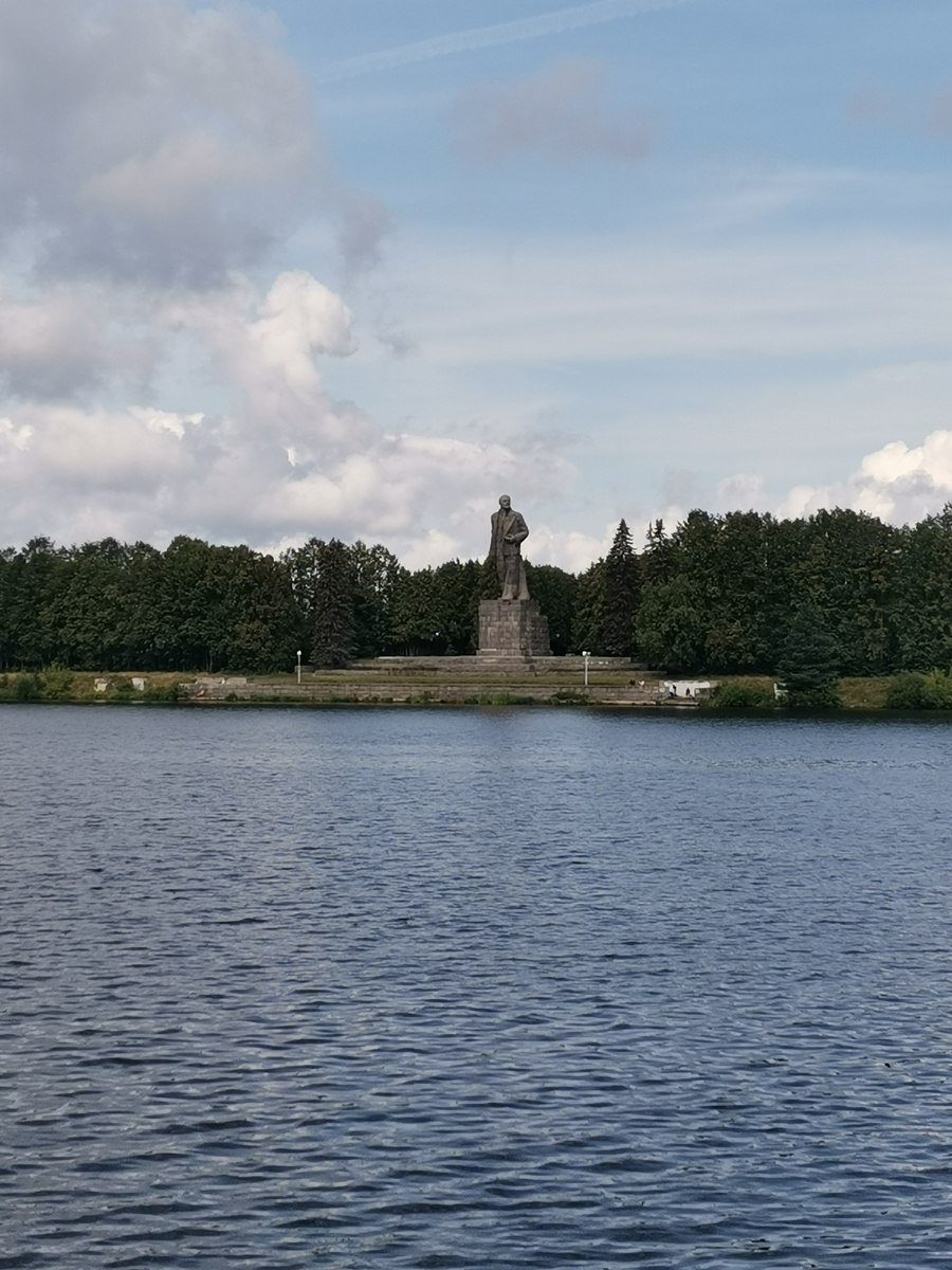 Вид на Ленина от Сталина