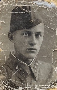 Военфельдшер Михаил Смирнов