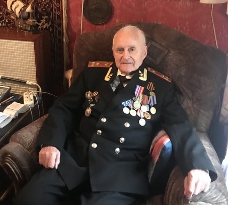 Полковник Михаил Андреевич Смирнов у себя дома