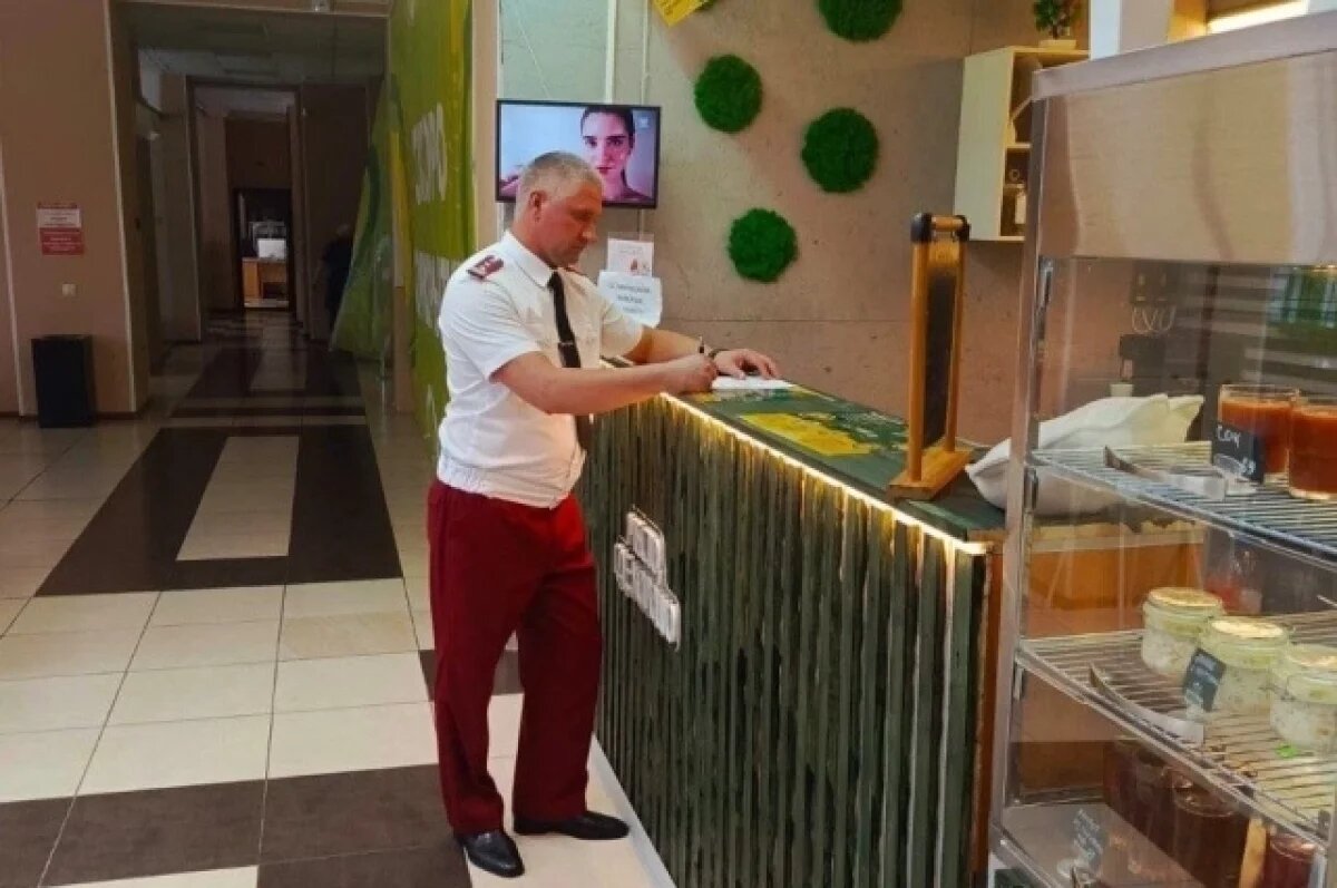    В Стрежевом выявили два очага заражения местных жителей сальмонеллезом