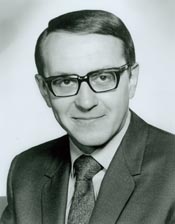    Конгрессмен Ник Бегич - пропал на Аляске, официально признан мертвым. Тело и обломки самолета не найдены. Фото из Википедии.