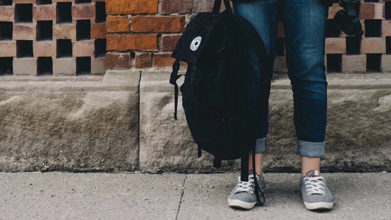     Подросток. Школа. Рюкзак. CC0