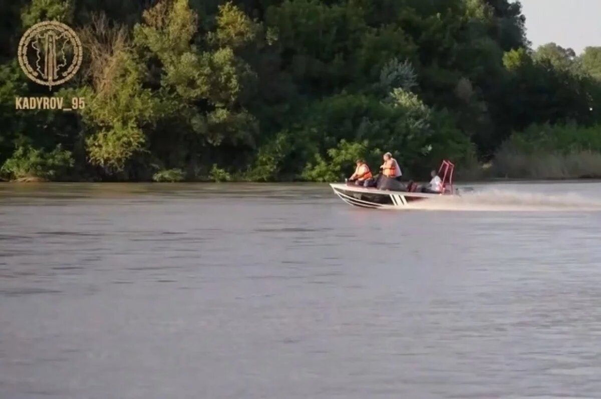    Сын главы Чечни Адам Кадыров побывал на месте поисков семилетнего мальчика