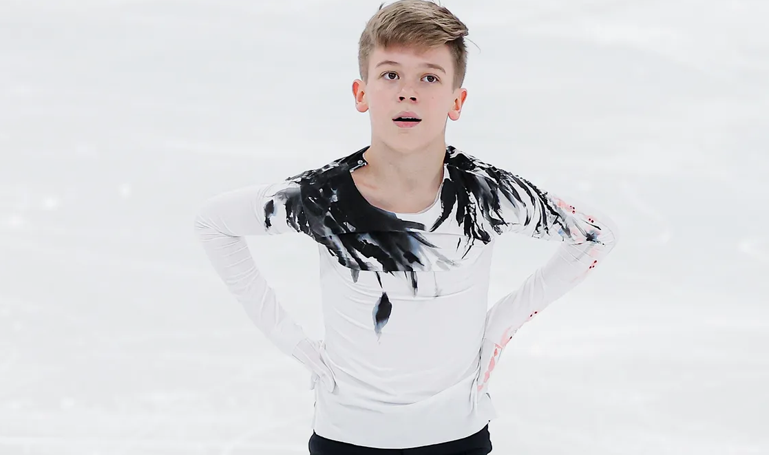 Лев Лазарев презентовал произвольную программу под "Игру в кальмара". Фото: соцсети