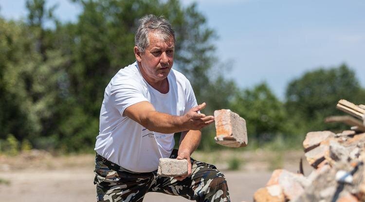 Каменщик Александр Токарь Фото: Алексей Дацковский