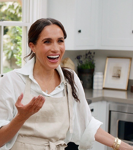 Меган в кулинарном шоу. Зрителям эта петрушка ещё не надоела? 