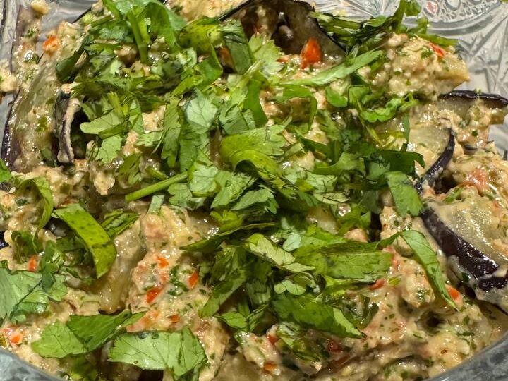 Баклажаны в новом свете: с фирменным соусом из грецкого ореха