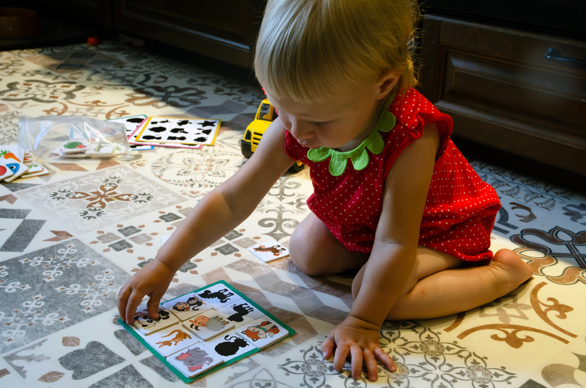 В игры дочка играет исключительно на полу🤣