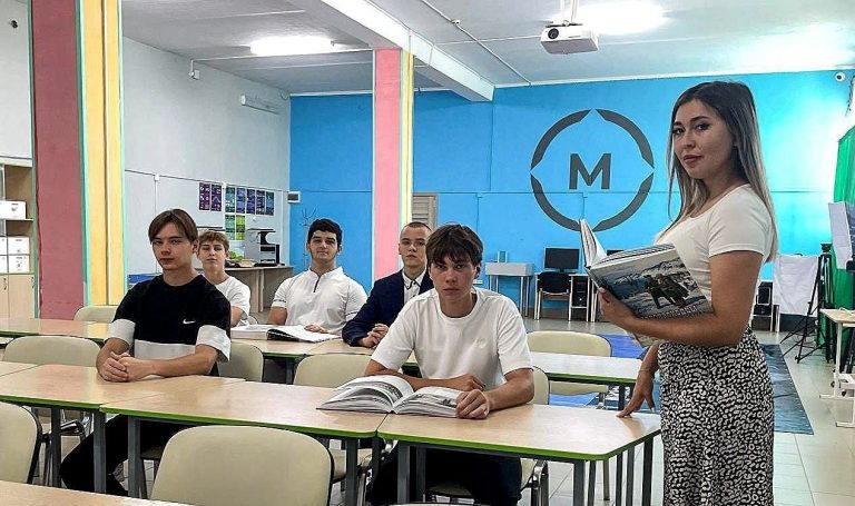    Педагог из Ташлы прошла отбор участников нового сезона телешоу «Классная тема!» «О»