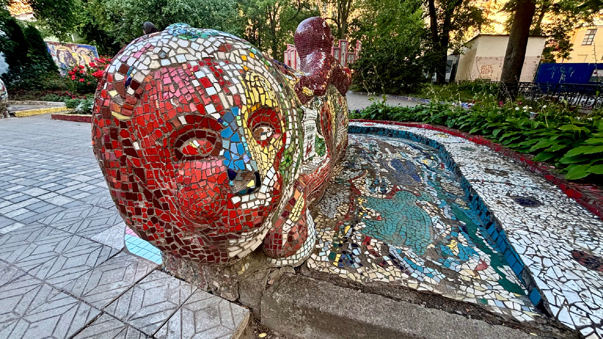 Мозаичный дворик на Фонтанке