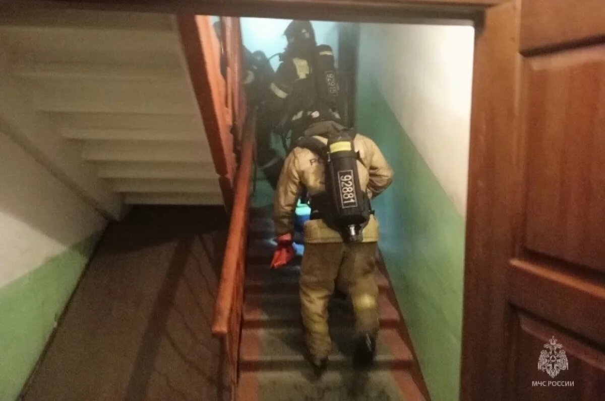    Восемь человек спасли на пожаре в Алтайском крае