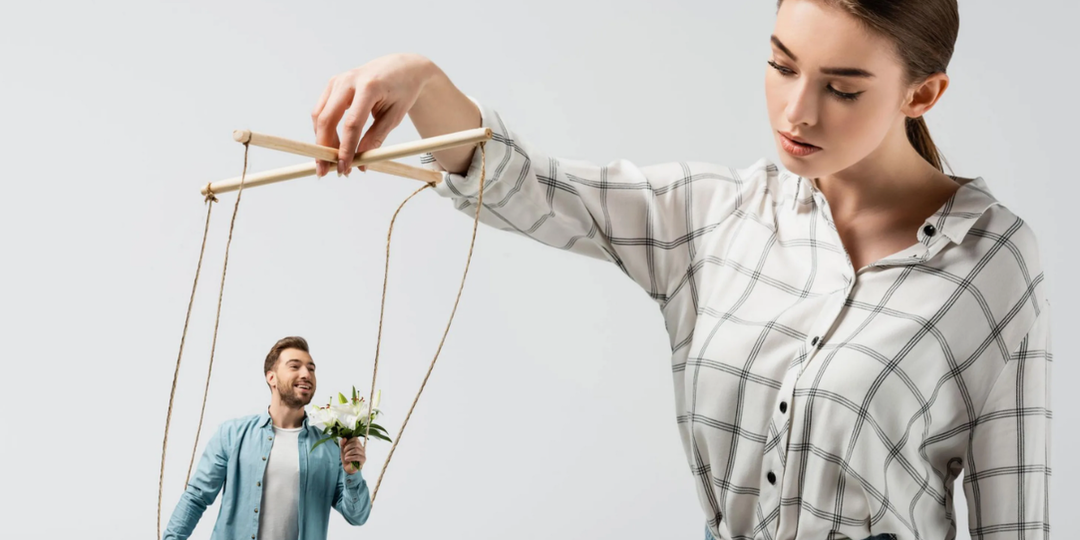 Как понять, что вами манипулируют и избежать потерь?