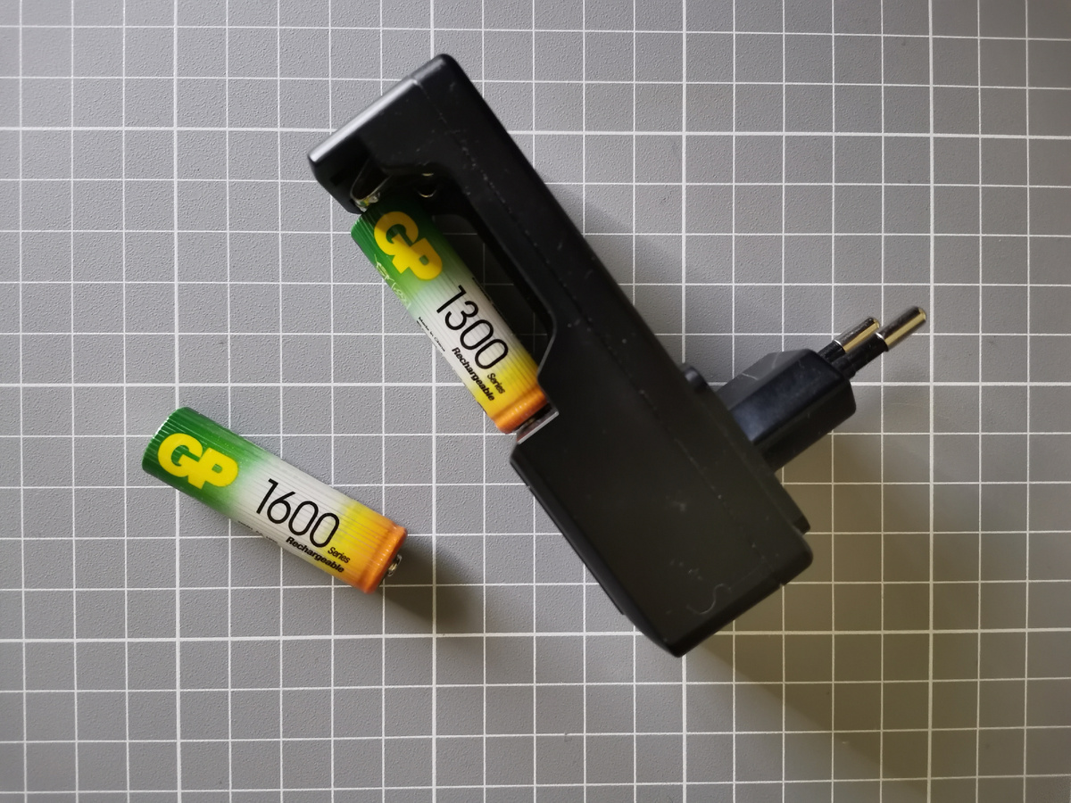 Зарядное устройство с аакумулятором