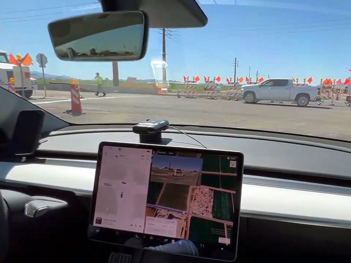    Электрокар Tesla проехал рекордное расстояние на полном «автопилоте» [ВИДЕО]