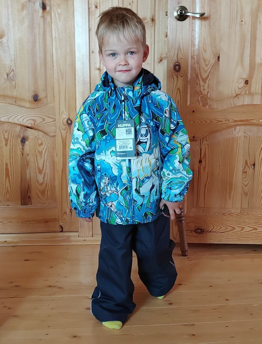 Паша в новом костюме (осень)