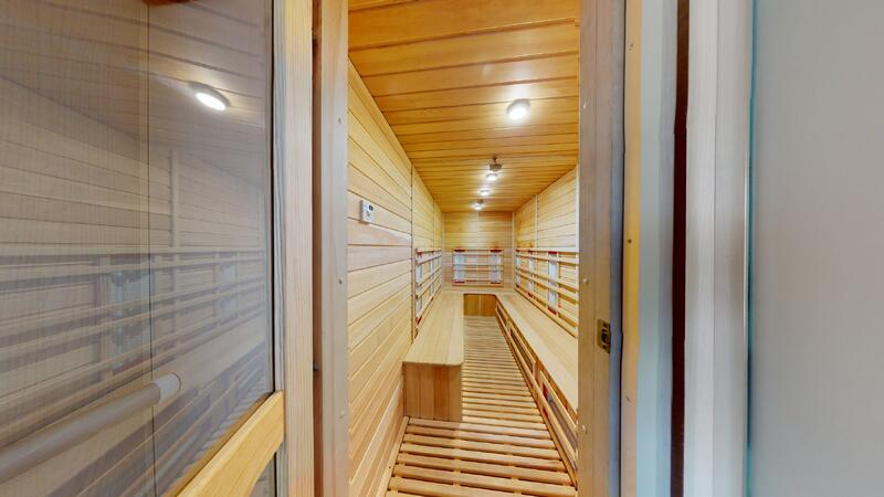 Да, в поезде есть сауна...