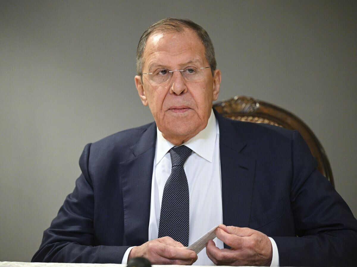    Министр иностранных дел РФ Сергей Лавров проводит пресс-конференцию по итогам двусторонних переговоров представителей РФ и США по Украине в Эр-Рияде© РИА Новости / Рамиль Ситдиков