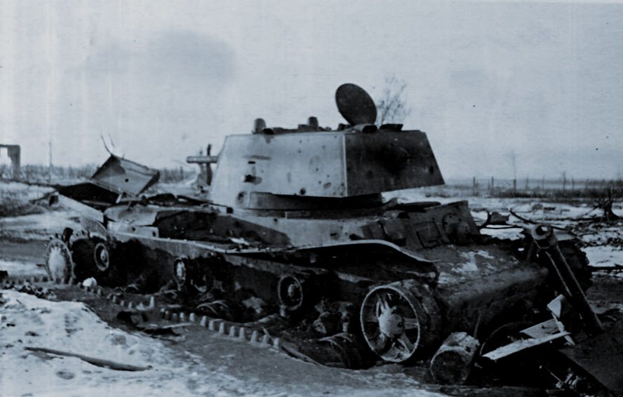 Обездвиженный фашистами КВ-1.