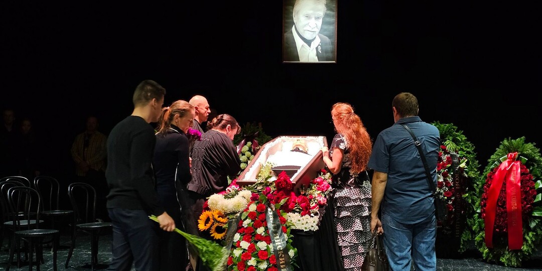 В театре Комиссаржевской завершилось прощание с актером Иваном Краско