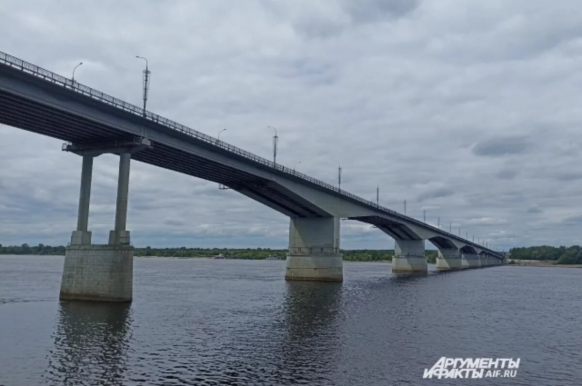   Пермяки час стояли в пробке на Коммунальном мосту