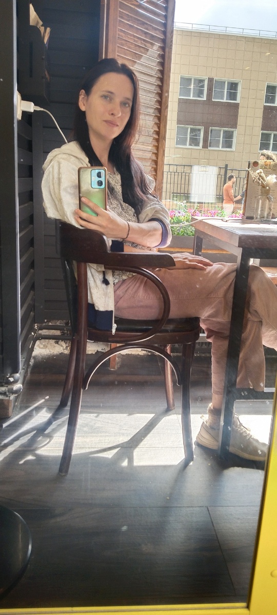 Тома, автор