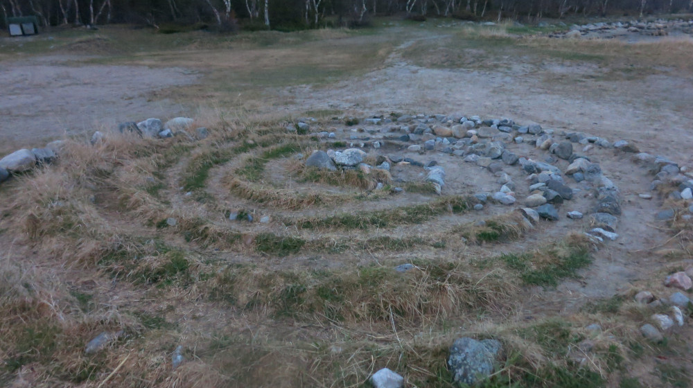    Каменные лабиринты Кольского полуострова