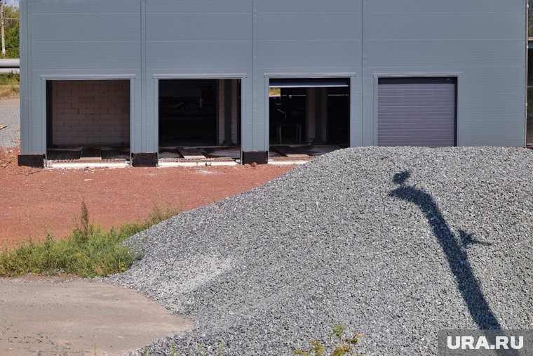    В Кургане достраивают китайский автоцентр на проспекте Конституции