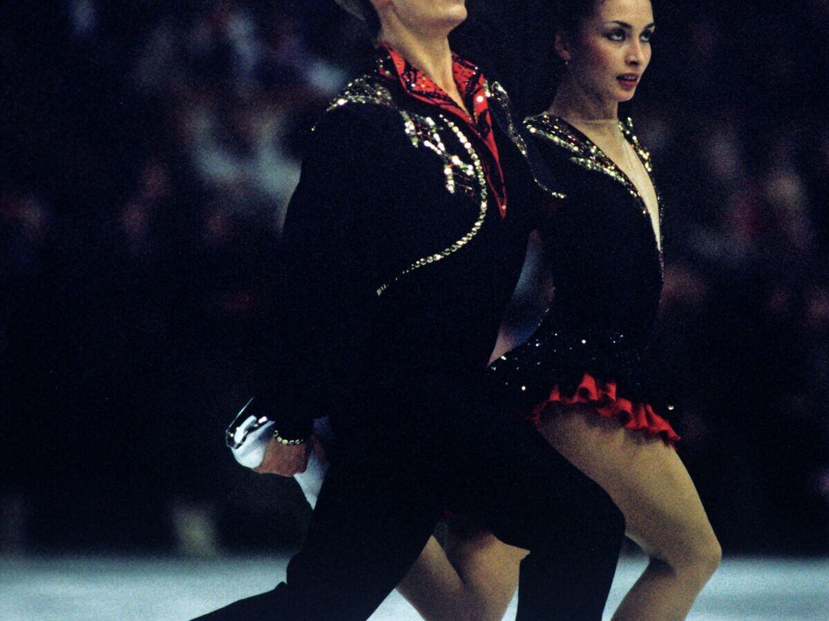    Фигуристы Майя Усова и Александр Жулин© РИА Новости / Сергей Гунеев