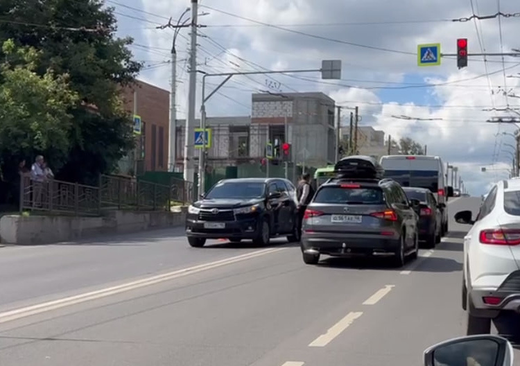     В Курске на пешеходном переходе сбили 18-летнюю девушку