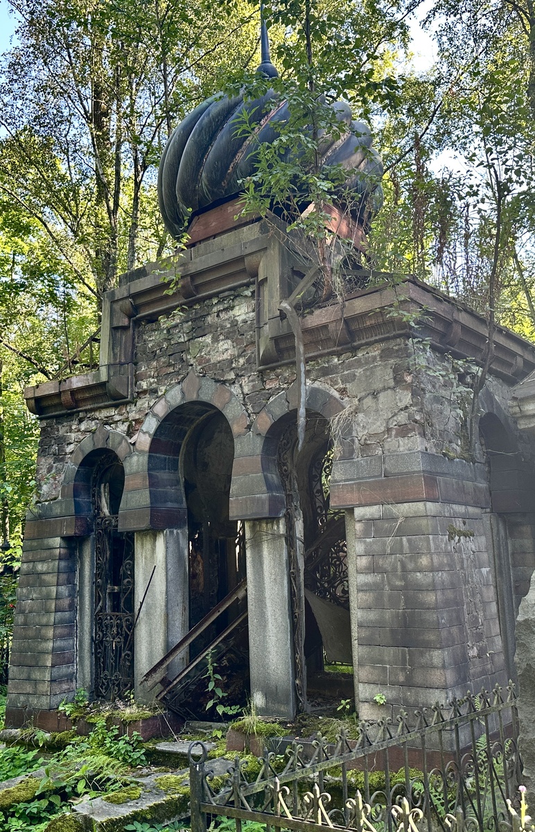 На Еврейском кладбище в СПб. Фотография сделана автором канала