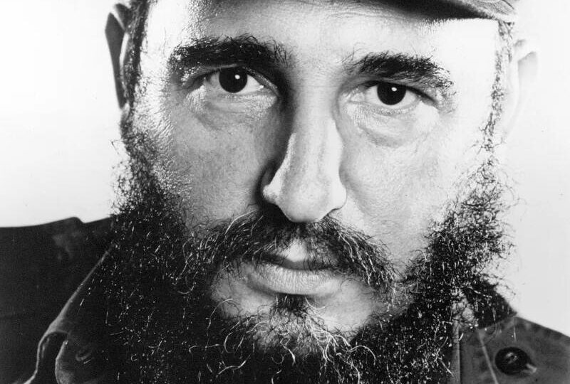 В ЧЕМ ВЕЛИЧИЕ ФИДЕЛЯ КАСТРО ИМЕННО ДЛЯ КУБИНЦЕВ?